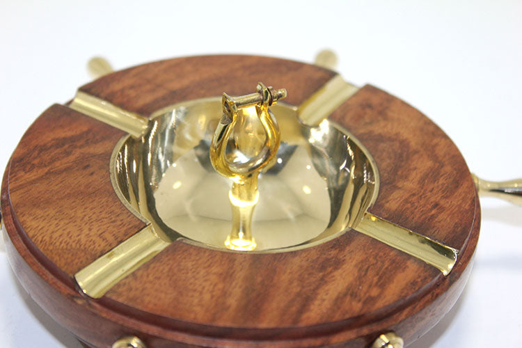 Ahşap Yanları Ve İçi Pirinç İşlemeli Küllük