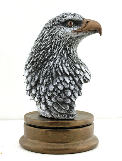 Kartal Büstü