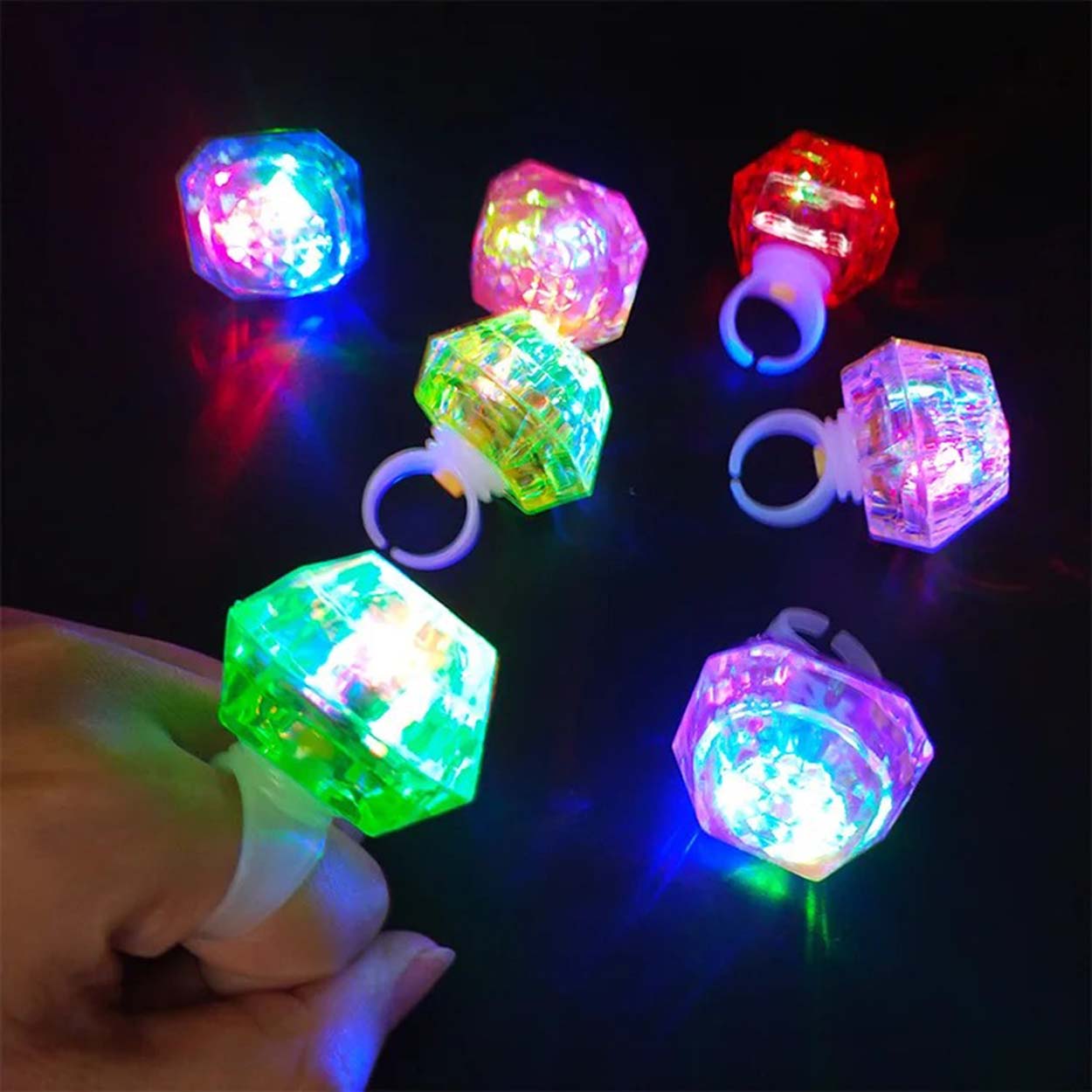 Kristal Tasarımlı Led Işıklı Pembe Yüzük